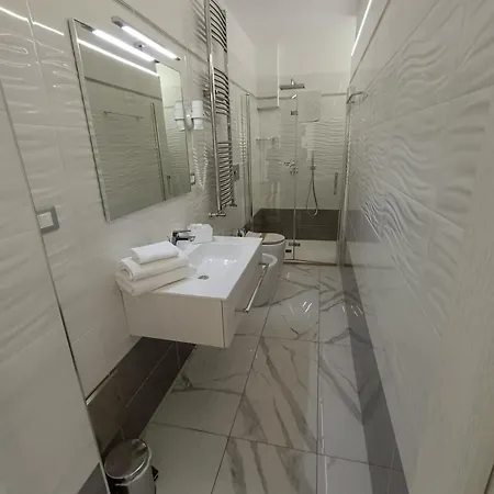 Paradise Hotel 4*